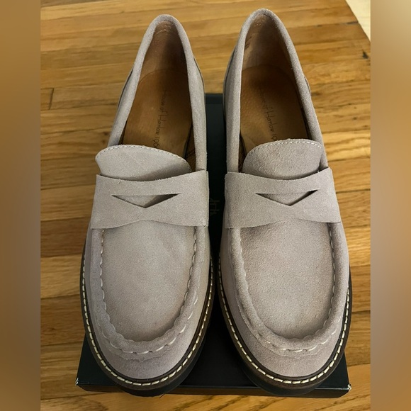 NIB House of Harlow 1960 Gunner Light Taupe Suede Loafer with Black Lug Sole - Picture 5 of 9